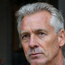 Profilbild eines nachdenklichen Mannes